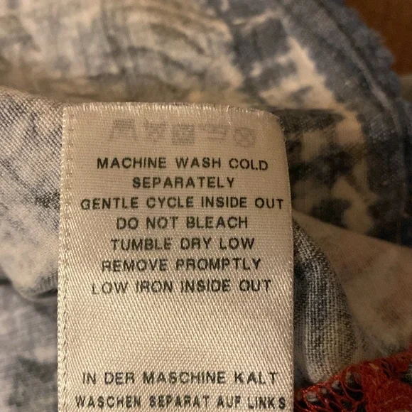 True Religion Women’s Boxy Step Hem Top Muted Floral. Size Small - Picture 9 of 10